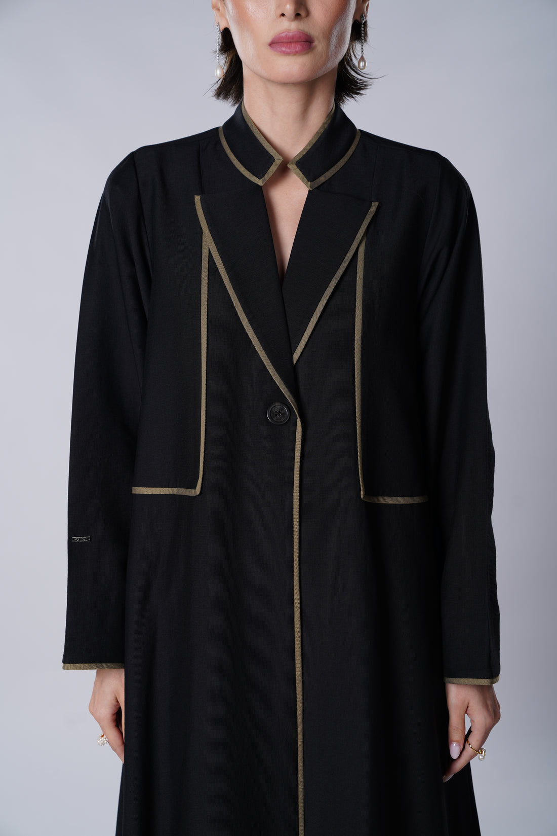 Alias Abaya — Black
